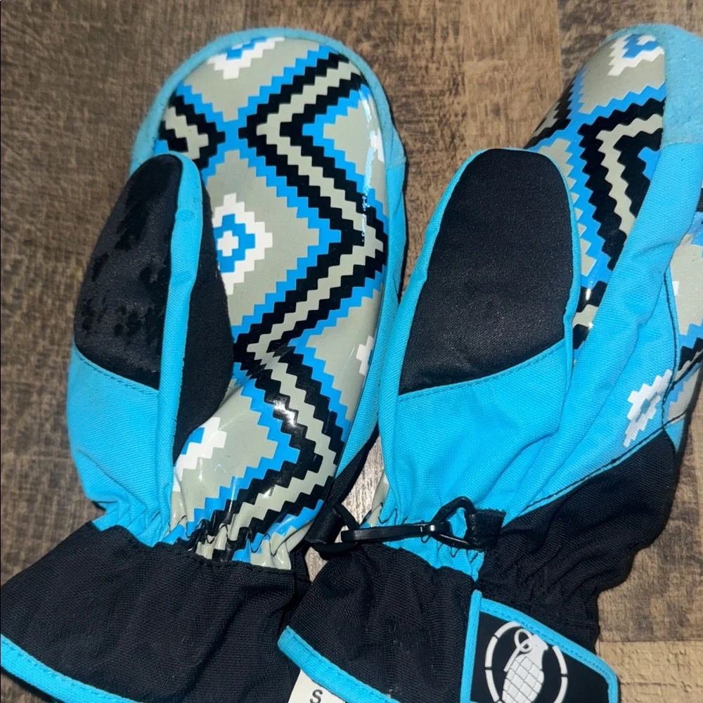 Stay Warm & Stylish with Grenade Kids' Ski Mittens - Size S